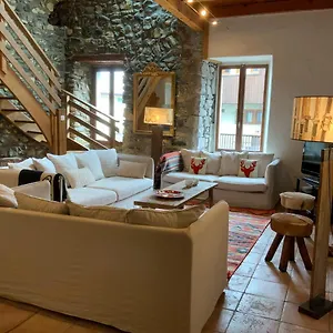 https://maison-du-bourg-samoens.hotels-rhonealpes.com